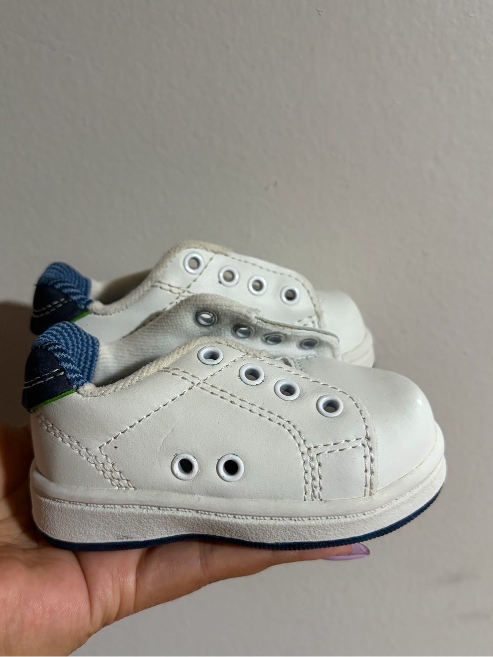 Vintage Cherokee baby shoes size 2